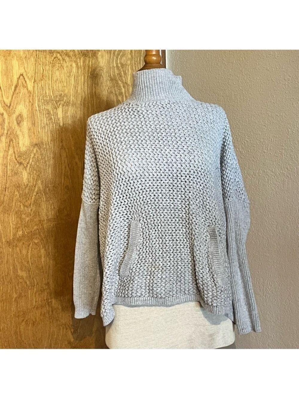 Ann Taylor Loft PM petite medium Cozy Gray Women's Sweater chunky boxy